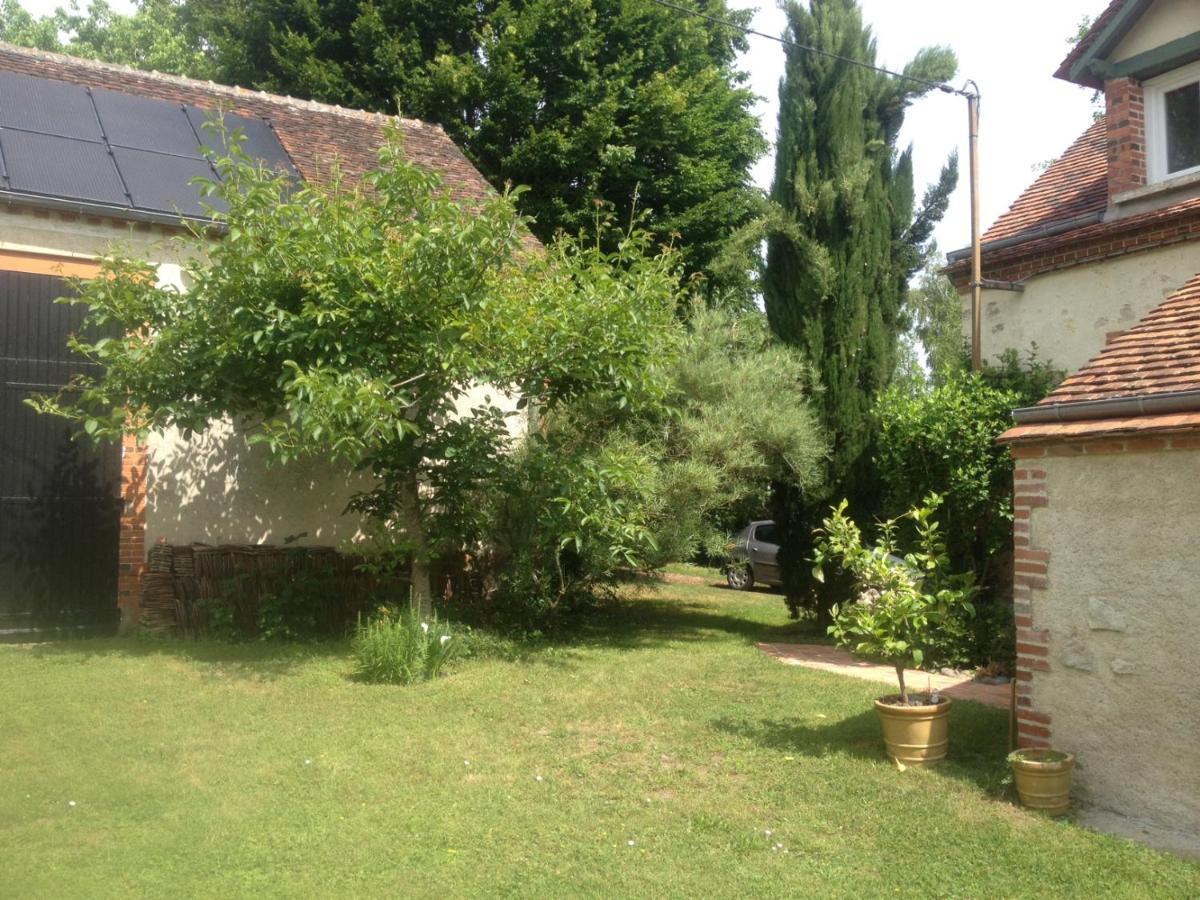 Villa Moulin en bord de rivière à Chevillon-sur-Huillard Extérieur photo