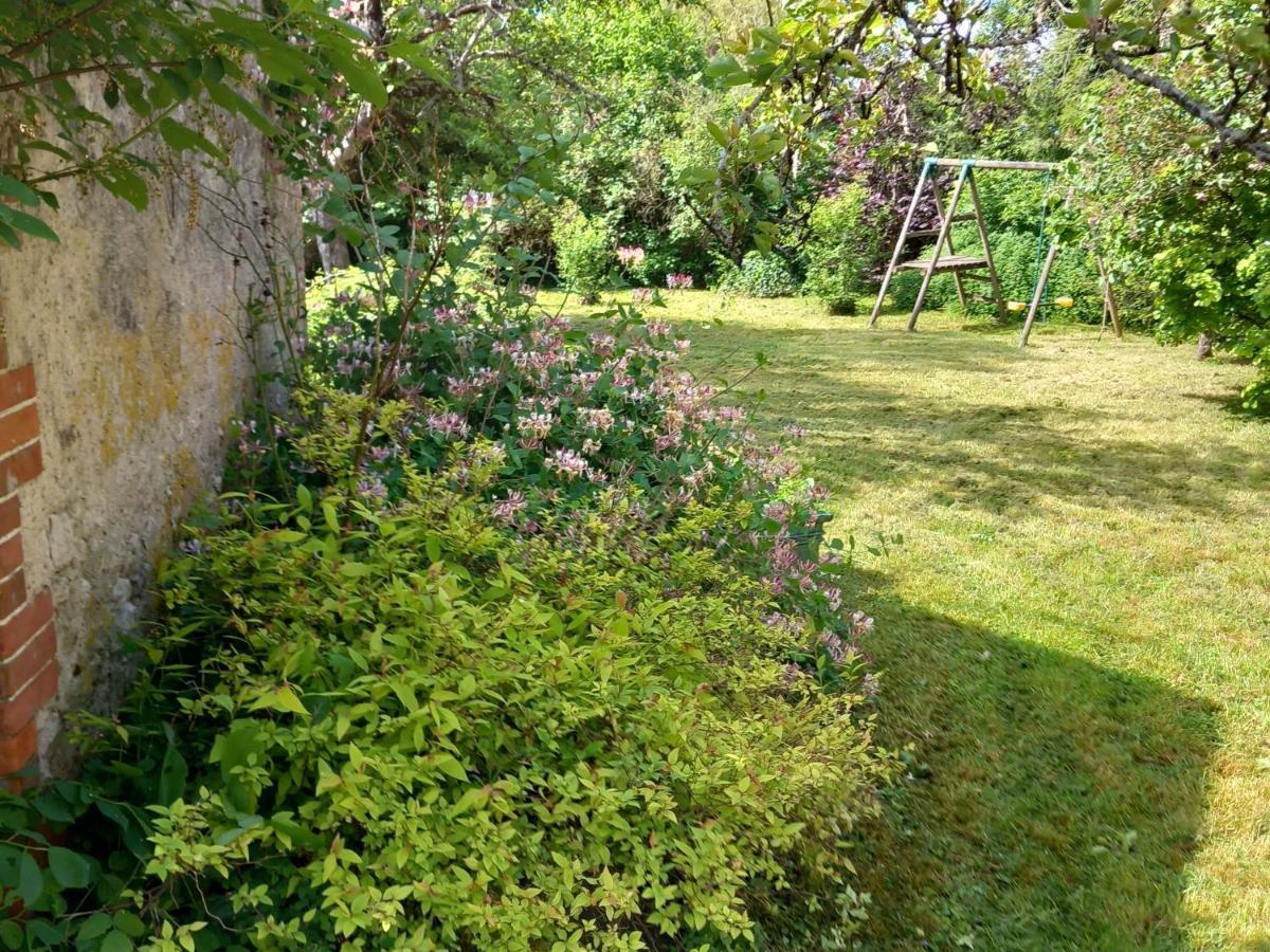 Villa Moulin en bord de rivière à Chevillon-sur-Huillard Extérieur photo